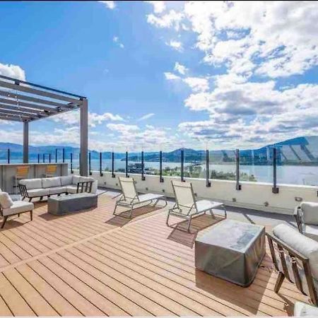 Amazing Brand New lakeview Condo downtown Kelowna Zewnętrze zdjęcie
