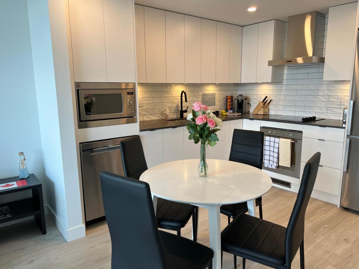 Amazing Brand New lakeview Condo downtown Kelowna Zewnętrze zdjęcie