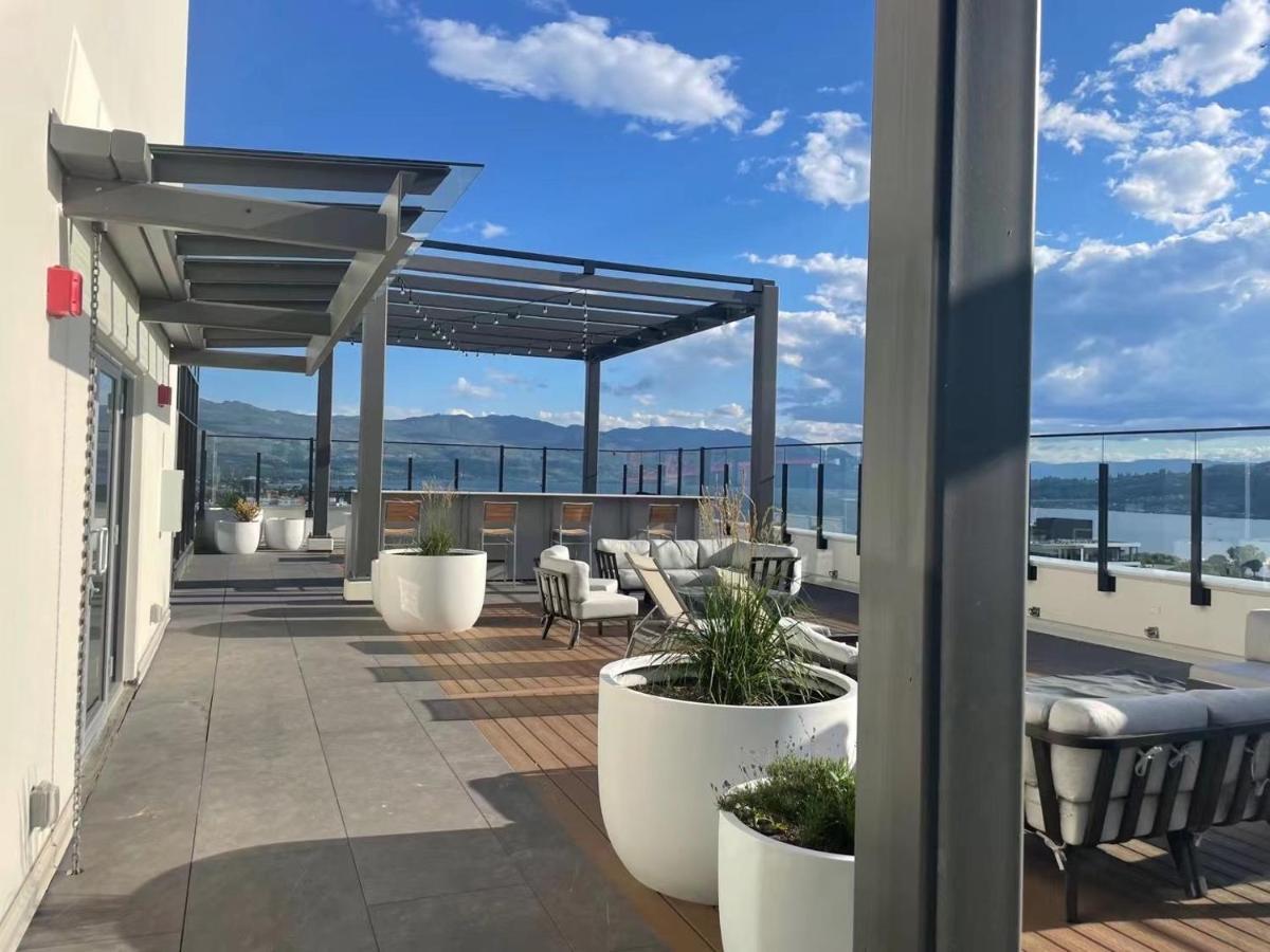 Amazing Brand New lakeview Condo downtown Kelowna Zewnętrze zdjęcie