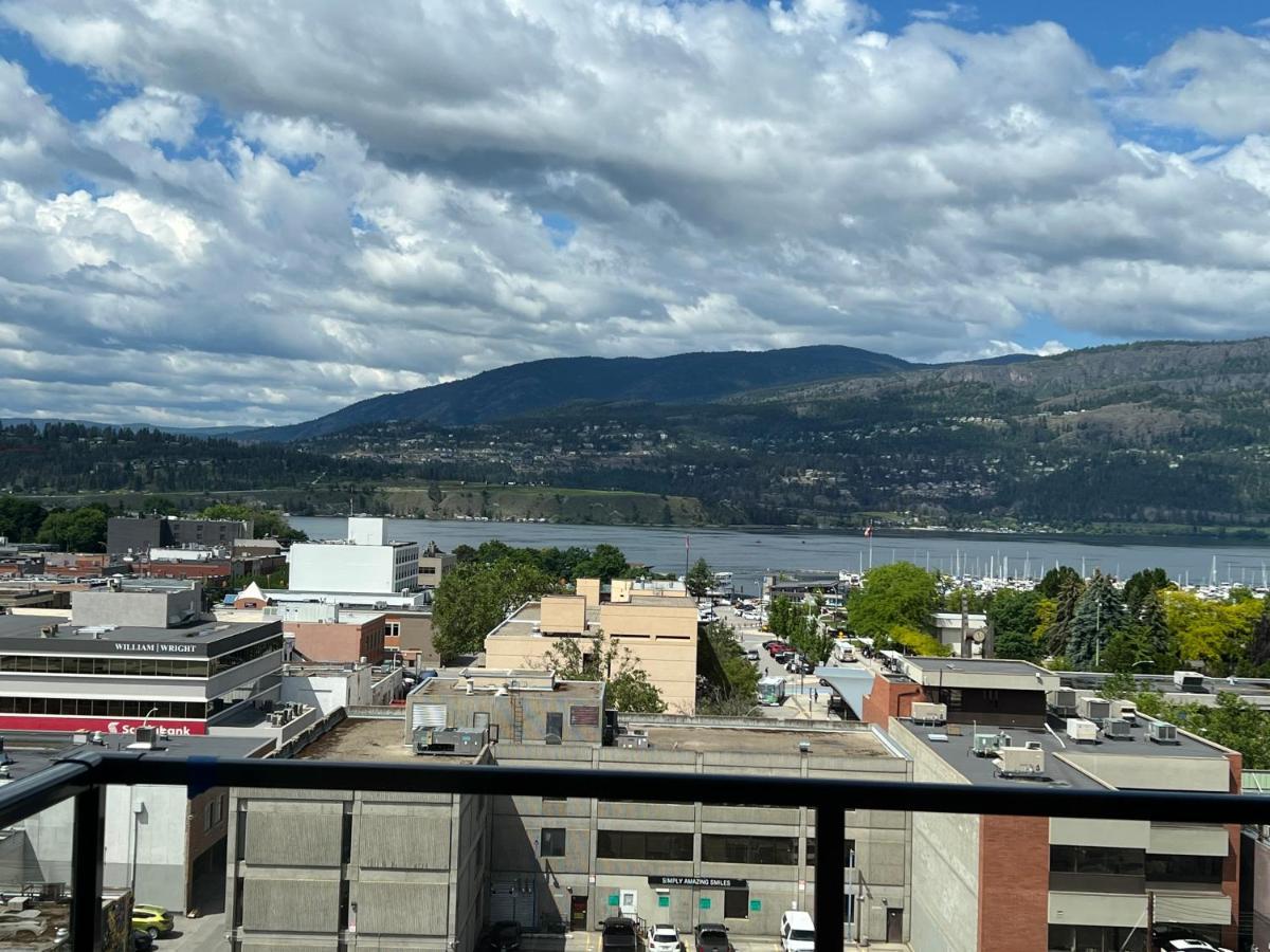 Amazing Brand New lakeview Condo downtown Kelowna Zewnętrze zdjęcie