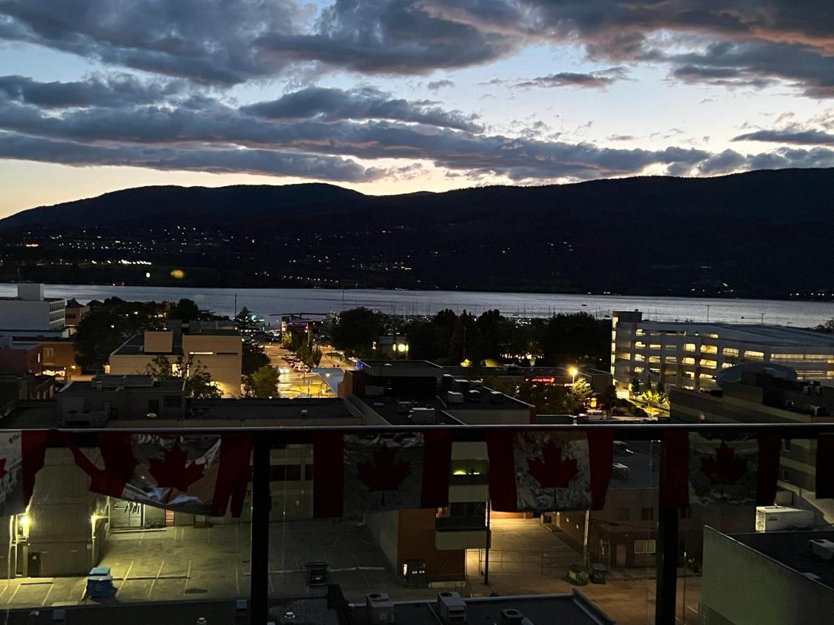Amazing Brand New lakeview Condo downtown Kelowna Zewnętrze zdjęcie