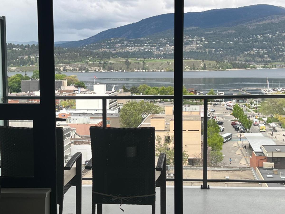 Amazing Brand New lakeview Condo downtown Kelowna Zewnętrze zdjęcie