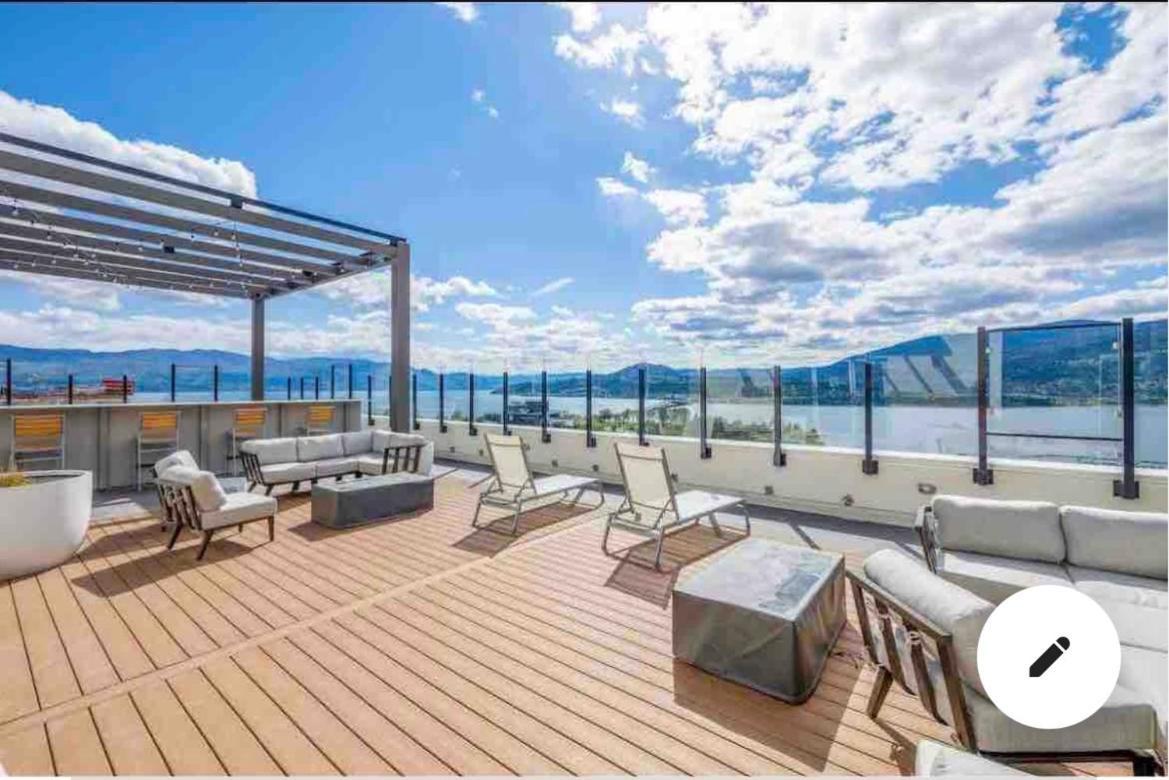 Amazing Brand New lakeview Condo downtown Kelowna Zewnętrze zdjęcie